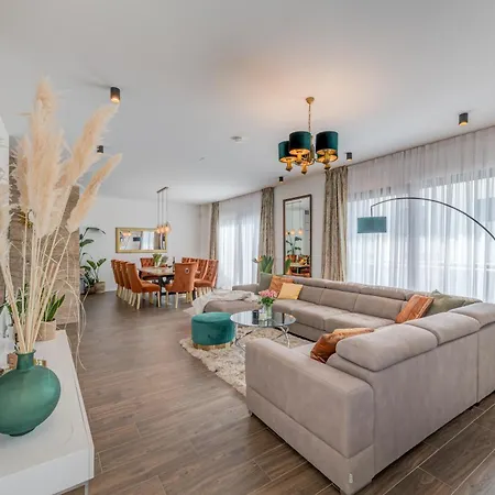 Bed and Breakfast Superior In Gastrovilla Le'tini Luxury With Pool 4*