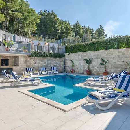 Superior In Gastrovilla Le'tini Luxury With Pool