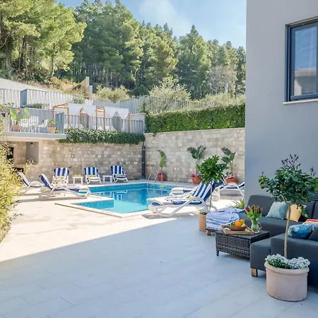 Superior In Gastrovilla Le'tini Luxury With Pool